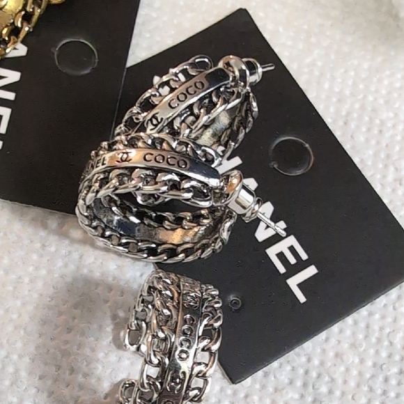 CHANEL Gold and Silver Textured Earrings - Picture 5 of 14